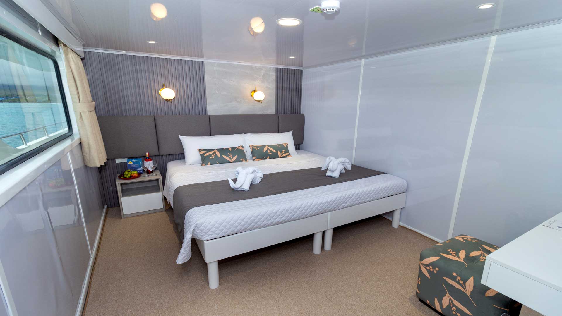 Cabins Slide Galaxy Diver 3 - Galaxy Cruises